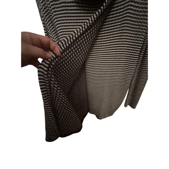 Cabi Fergie Pullover Sweater Black White Striped Long Sleeve Turtleneck XS - Picture 2 of 5